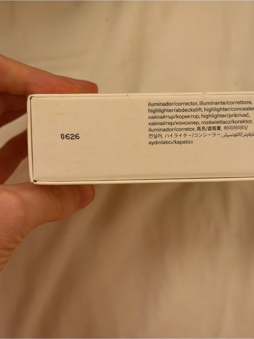 Fara Homidi Essential Face Compact - Creme - Light - Picture 3 of 9